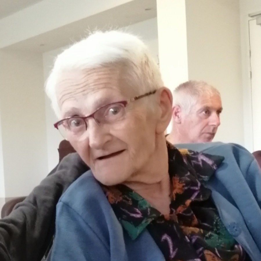 Photo de Madame Huguette Bouchage